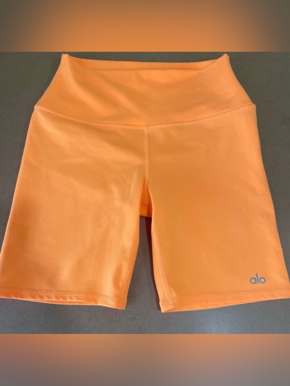 ALO Yoga Biker Shorts 7’ Neon Apricot Orange